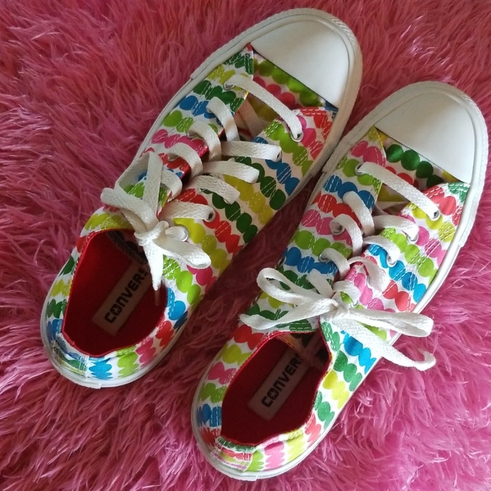 Converse size 7